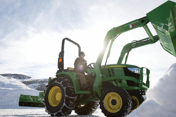 3032e cut snow removal field shot r4g030035 rrd large 69d4ce44d1af7f0705ef47c3c59f0e61f804059d jpg