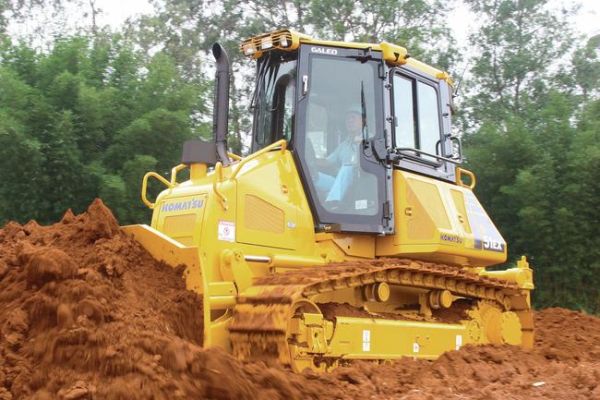 XT445L 5 action Pre Production 6 15