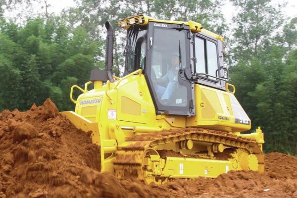 XT445L 5 action Pre Production 6 19