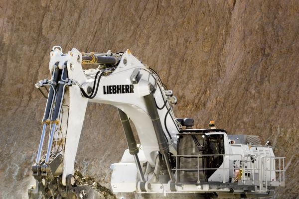 volvo benefits crawler excavator ec950f t4f stagev cn4 bigger machine bigger results 2324x1200