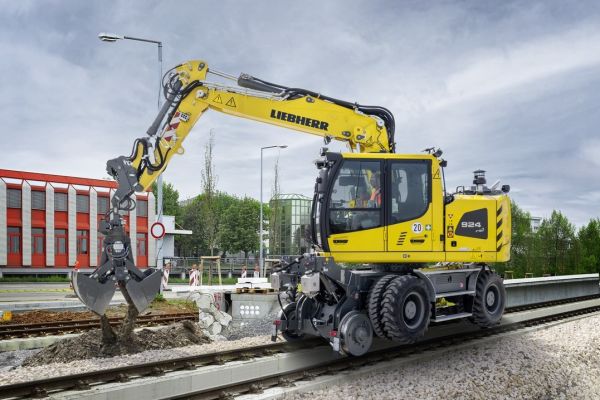 volvo benefits crawler excavator ec950f t4f stagev cn4 bigger machine bigger results 2324x1200