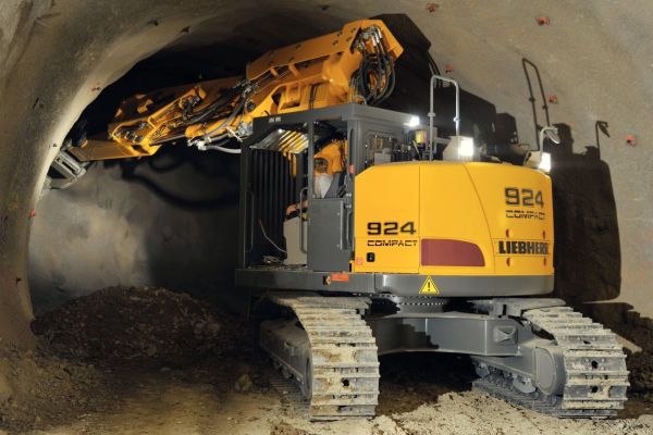 volvo benefits crawler excavator ec950f t4f stagev cn4 bigger machine bigger results 2324x1200