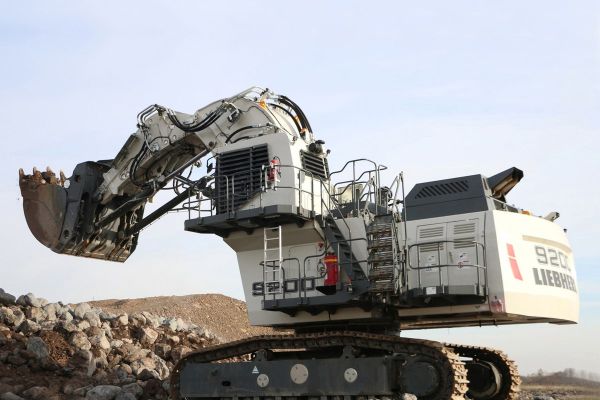 volvo benefits crawler excavator ec950f t4f stagev cn4 bigger machine bigger results 2324x1200