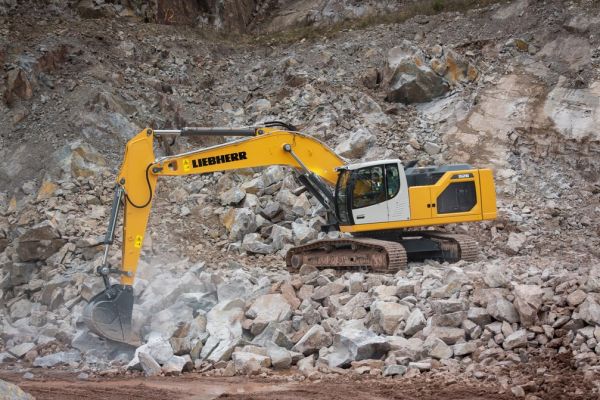 volvo benefits crawler excavator ec950f t4f stagev cn4 bigger machine bigger results 2324x1200