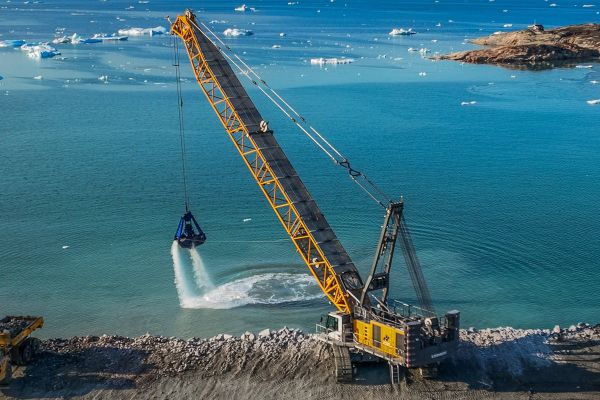 volvo benefits crawler excavator ec950f t4f stagev cn4 bigger machine bigger results 2324x1200