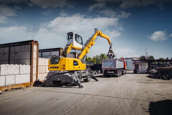 volvo benefits crawler excavator ec950f t4f stagev cn4 bigger machine bigger results 2324x1200