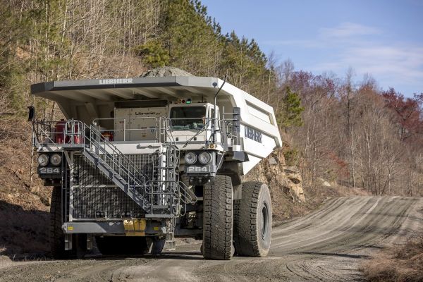 volvo benefits crawler excavator ec950f t4f stagev cn4 bigger machine bigger results 2324x1200