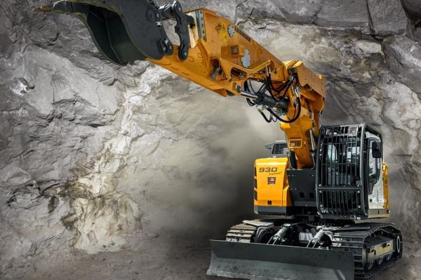 volvo benefits crawler excavator ec950f t4f stagev cn4 bigger machine bigger results 2324x1200