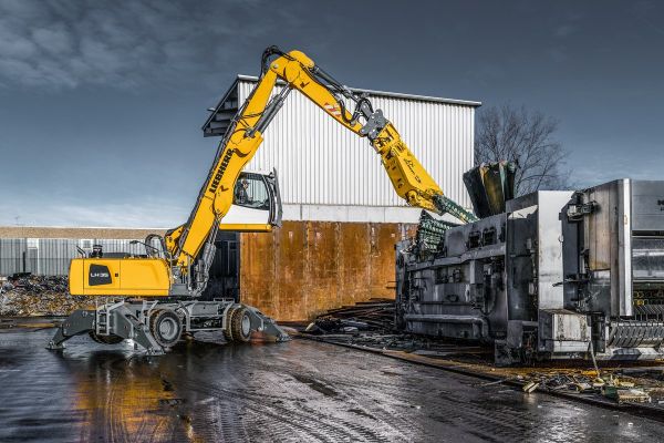 volvo benefits crawler excavator ec950f t4f stagev cn4 bigger machine bigger results 2324x1200