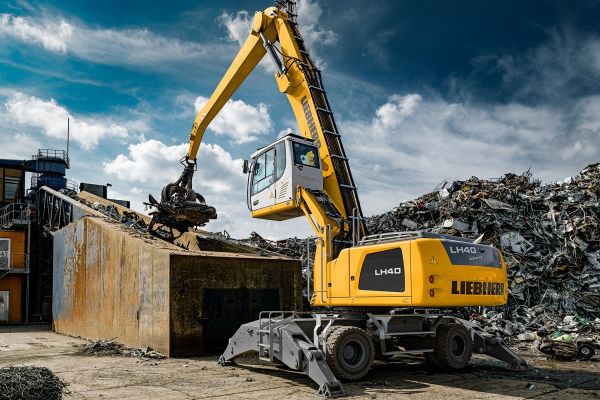 volvo benefits crawler excavator ec950f t4f stagev cn4 bigger machine bigger results 2324x1200