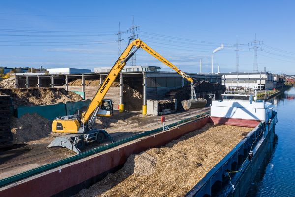 volvo benefits crawler excavator ec950f t4f stagev cn4 bigger machine bigger results 2324x1200