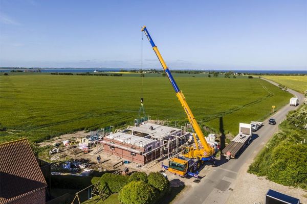 volvo benefits crawler excavator ec950f t4f stagev cn4 bigger machine bigger results 2324x1200