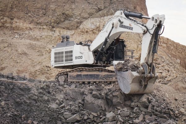 volvo benefits crawler excavator ec950f t4f stagev cn4 bigger machine bigger results 2324x1200
