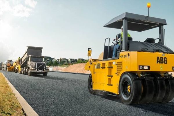 volvo show wheeled excavator ew180e t4f ew220e t4f 2324x1200