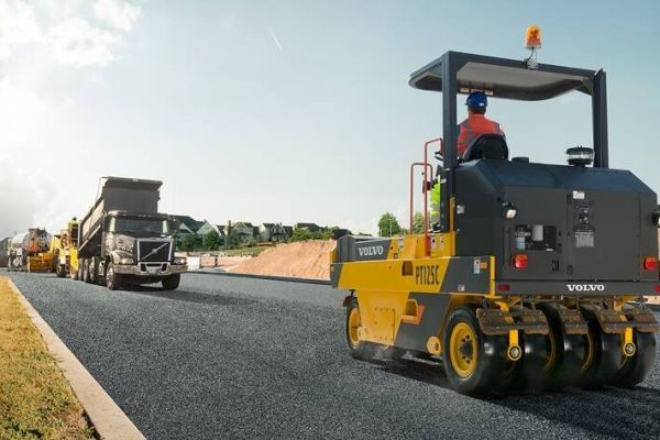 volvo show wheeled excavator ew180e t4f ew220e t4f 2324x1200