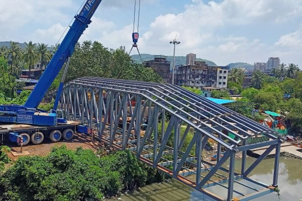DEMAG AC TONNES