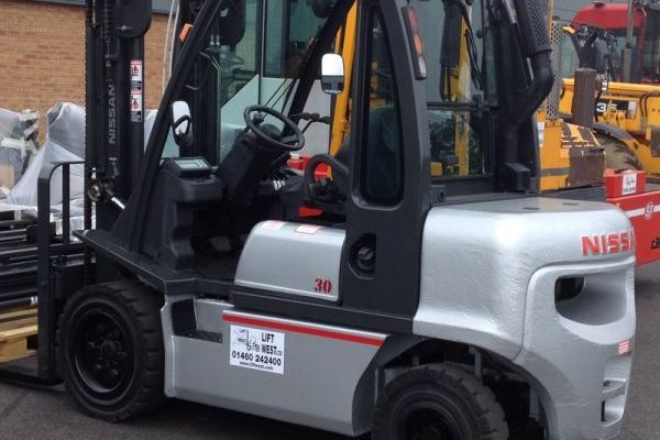 refurbished 2010 nissan 5447 new and used machines for sale the machine market 58920